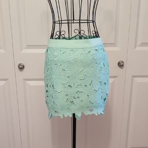 Tea & Cup Light Green Lace Skirt